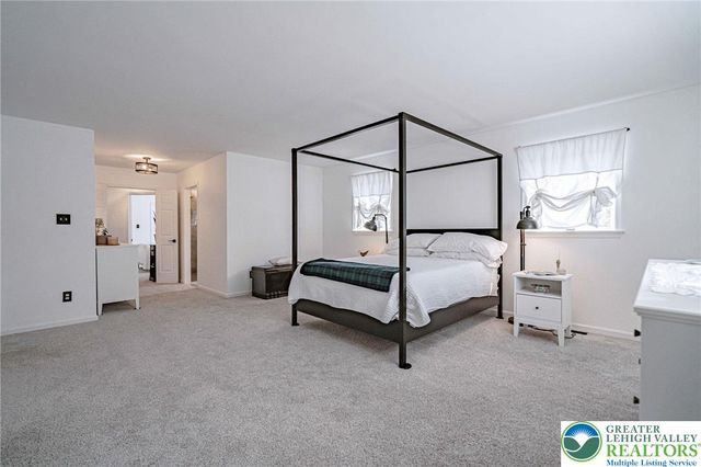 362 Hillview Drive, Lower Nazareth Twp, PA 18064