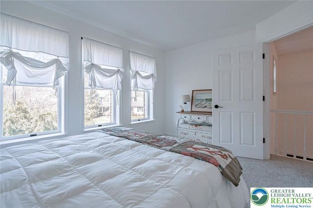 362 Hillview Drive, Lower Nazareth Twp, PA 18064