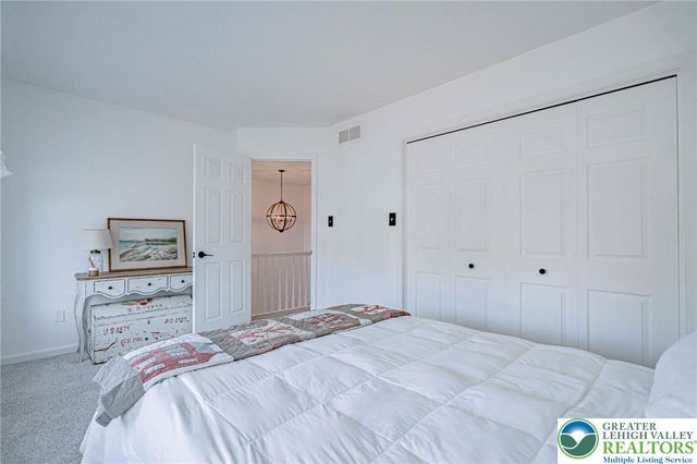 362 Hillview Drive, Lower Nazareth Twp, PA 18064