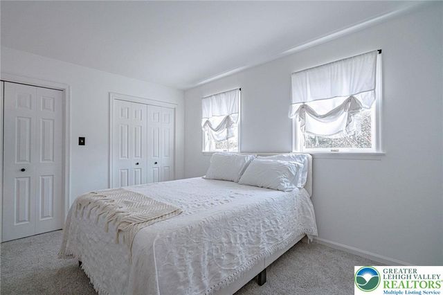 362 Hillview Drive, Lower Nazareth Twp, PA 18064