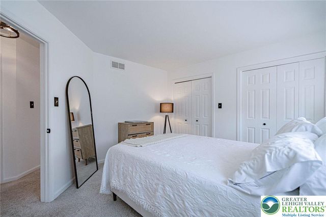 362 Hillview Drive, Lower Nazareth Twp, PA 18064