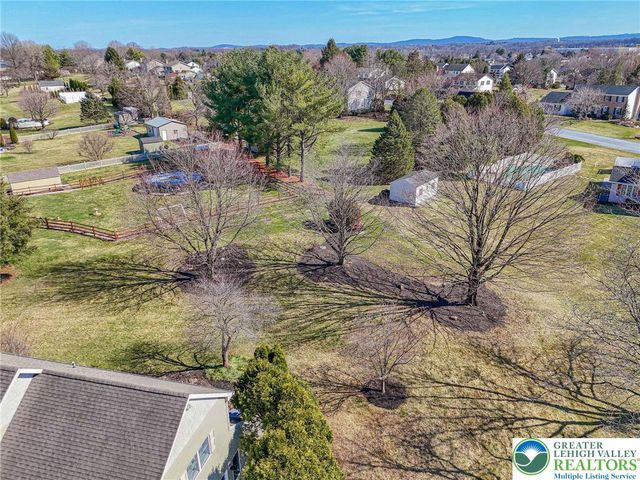 362 Hillview Drive, Lower Nazareth Twp, PA 18064