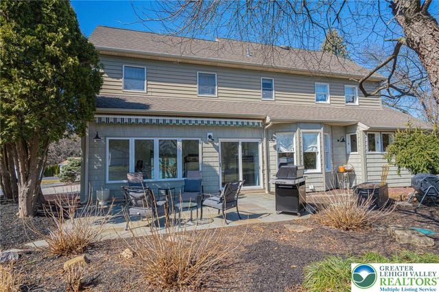 362 Hillview Drive, Lower Nazareth Twp, PA 18064