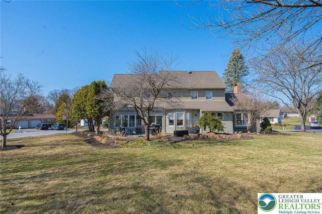 362 Hillview Drive, Lower Nazareth Twp, PA 18064