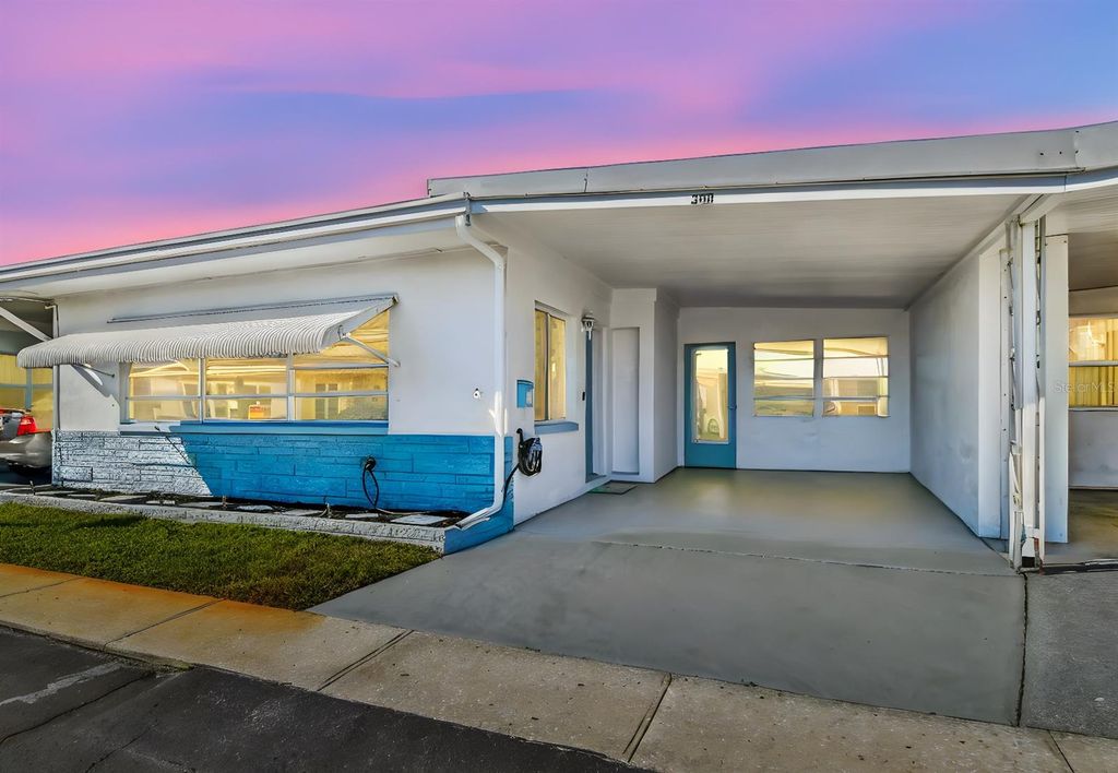 250 ROSERY ROAD NW 300, Largo, FL 33770