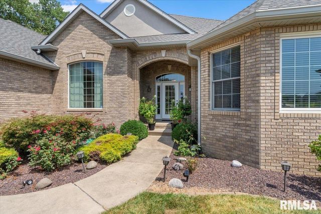 104 Northwoods Court, Chatham, IL 62629