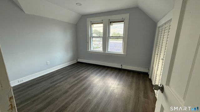 100 Horace Street 3rd, Bridgeport, CT 06610