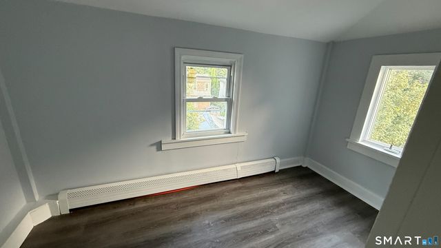 100 Horace Street 3rd, Bridgeport, CT 06610