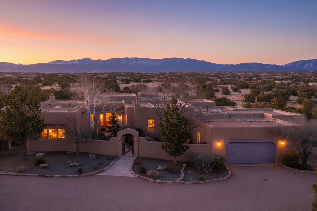 24 Picacho Peak, Santa Fe, NM 87506