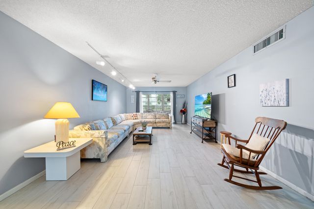 2504 ANTIGUA Terrace O1, Coconut Creek, FL 33066