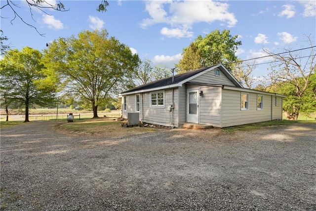 5688 Fairmount Highway SE, Calhoun, GA 30701