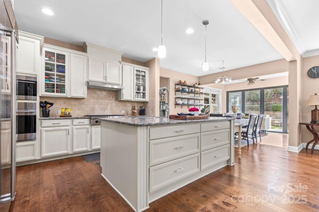 158 Eagles Landing Drive, Mooresville, NC 28117