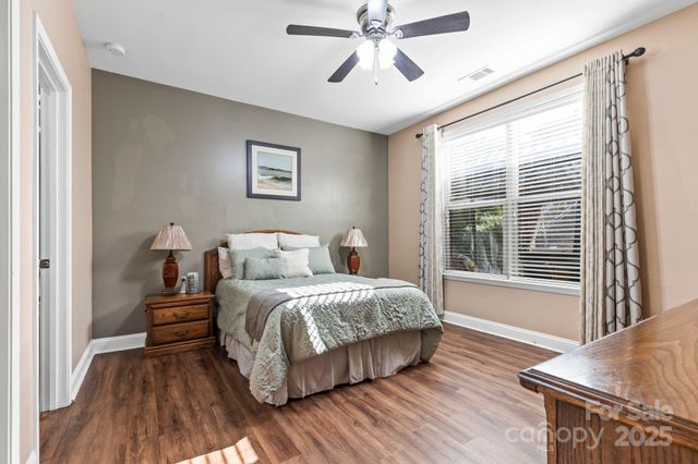 158 Eagles Landing Drive, Mooresville, NC 28117