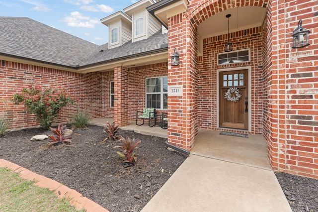 2211 Nottaway Drive, Cleburne, TX 76033