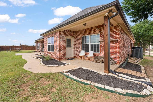 2211 Nottaway Drive, Cleburne, TX 76033