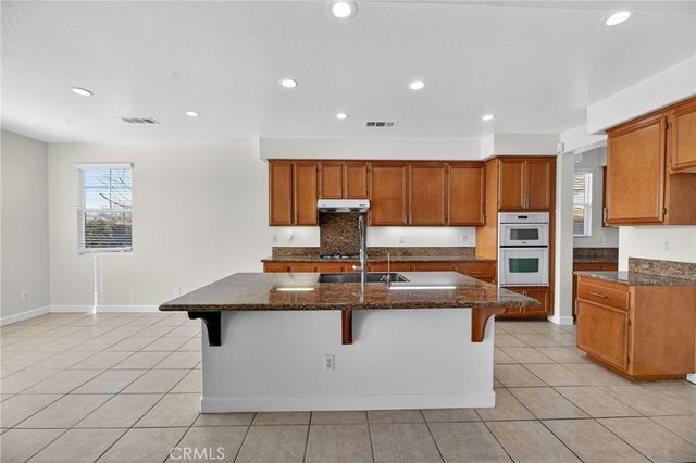 1819 Overland Court, Hemet, CA 92545