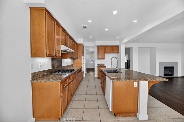 1819 Overland Court, Hemet, CA 92545