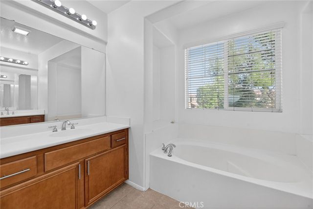 1819 Overland Court, Hemet, CA 92545