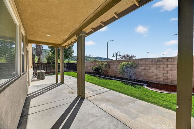 1819 Overland Court, Hemet, CA 92545