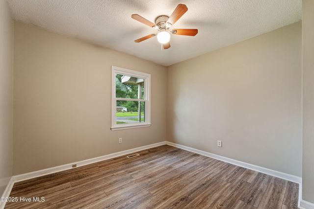 125 Linda Loop, Jacksonville, NC 28546