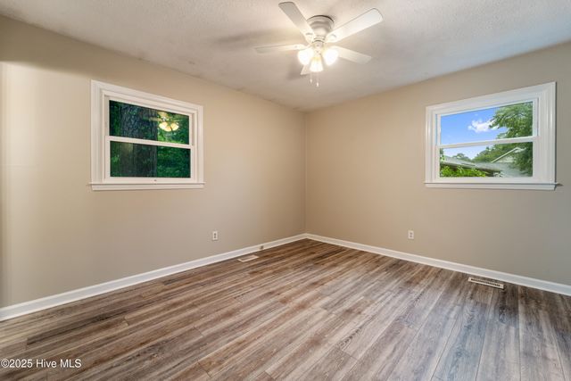 125 Linda Loop, Jacksonville, NC 28546