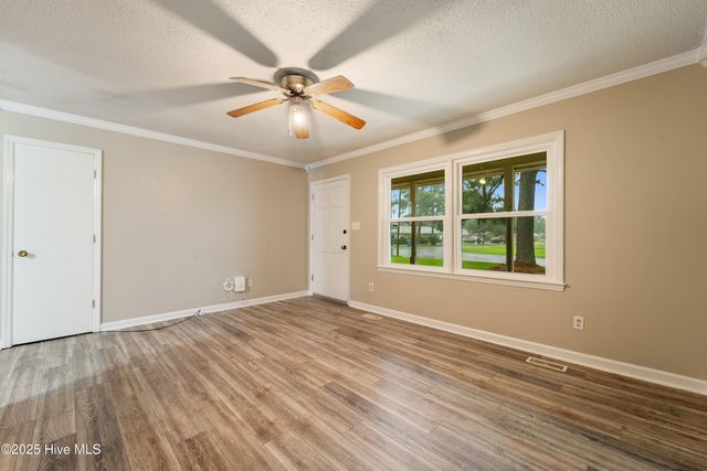 125 Linda Loop, Jacksonville, NC 28546