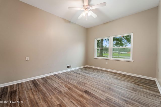 125 Linda Loop, Jacksonville, NC 28546
