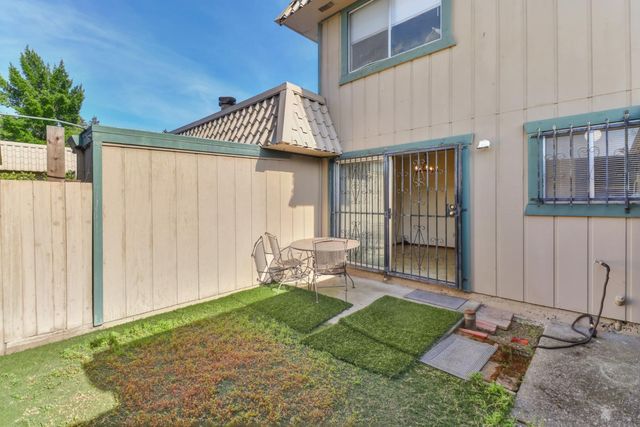 2155 Cottage Way, Sacramento, CA 95825