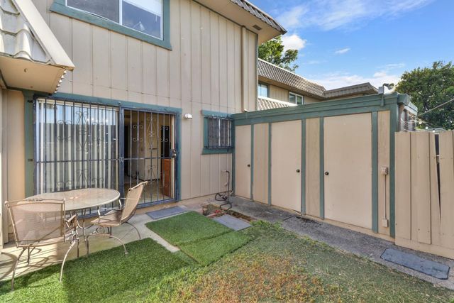 2155 Cottage Way, Sacramento, CA 95825