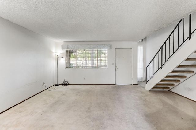 2155 Cottage Way, Sacramento, CA 95825
