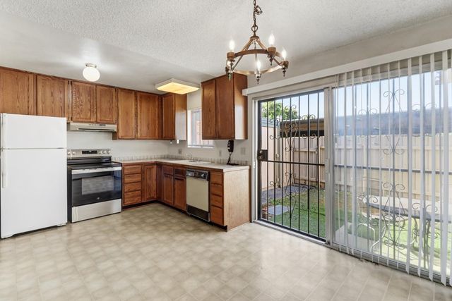 2155 Cottage Way, Sacramento, CA 95825