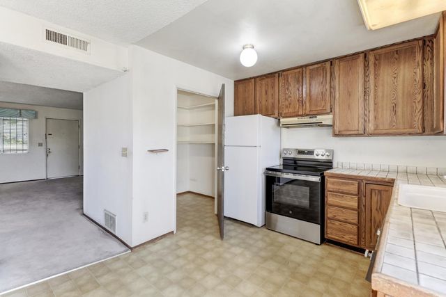2155 Cottage Way, Sacramento, CA 95825