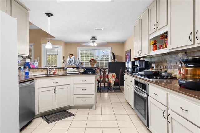 602 Aster Drive, College Station, TX 77845