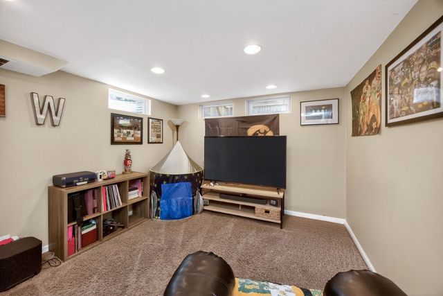 1712 34th Street, Des Moines, IA 50310