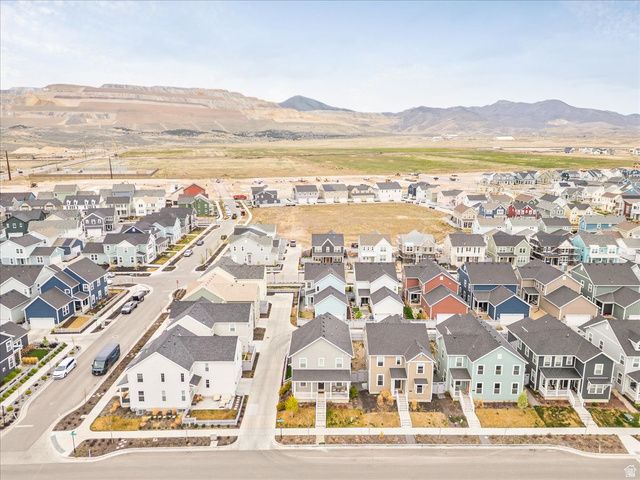 11708 S SILVER POND DR, South Jordan, UT 84009