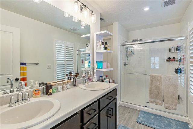 11708 S SILVER POND DR, South Jordan, UT 84009