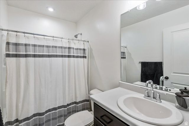 11708 S SILVER POND DR, South Jordan, UT 84009