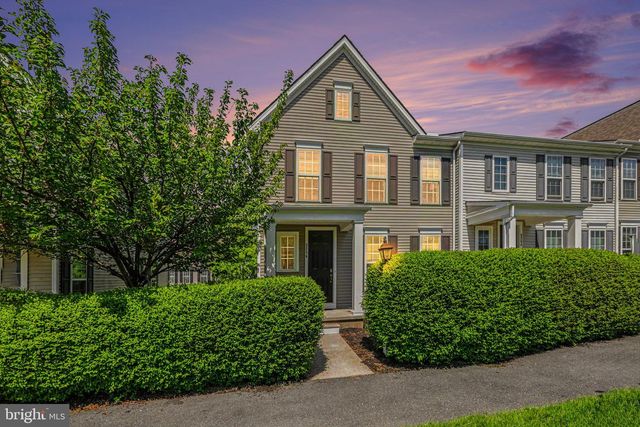 3256 LARK WAY, Mechanicsburg, PA 17055