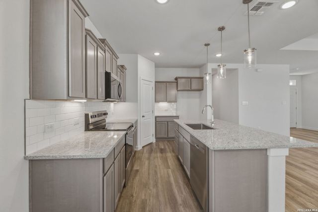 758 Whitman, New Braunfels, TX 78130