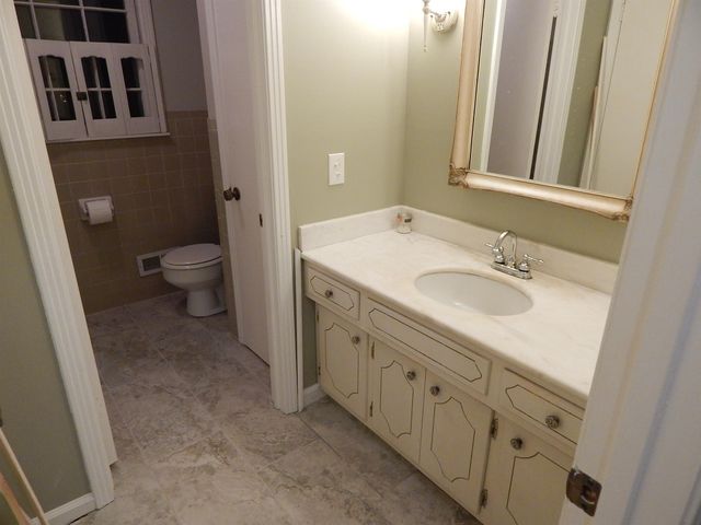 3824 Lake Aire Ct, Nashville, TN 37217