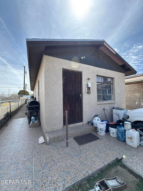 324 DOLAN Street, El Paso, TX 79905