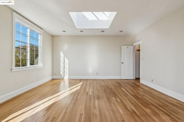 3412 Magnolia St, Oakland, CA 94608