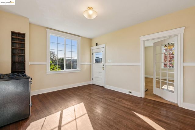 3412 Magnolia St, Oakland, CA 94608