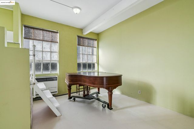 3412 Magnolia St, Oakland, CA 94608