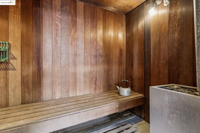 3412 Magnolia St, Oakland, CA 94608