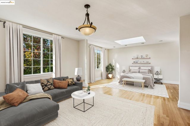 3412 Magnolia St, Oakland, CA 94608