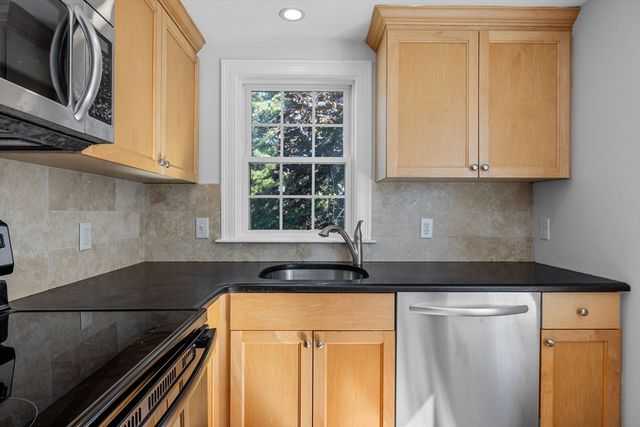 109 Misty Meadow Ln 2, Chatham, MA 02650