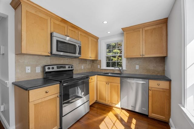 109 Misty Meadow Ln 2, Chatham, MA 02650