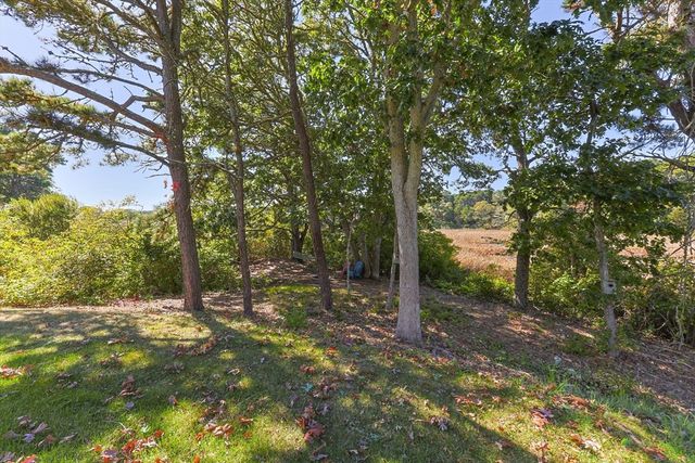 109 Misty Meadow Ln 2, Chatham, MA 02650