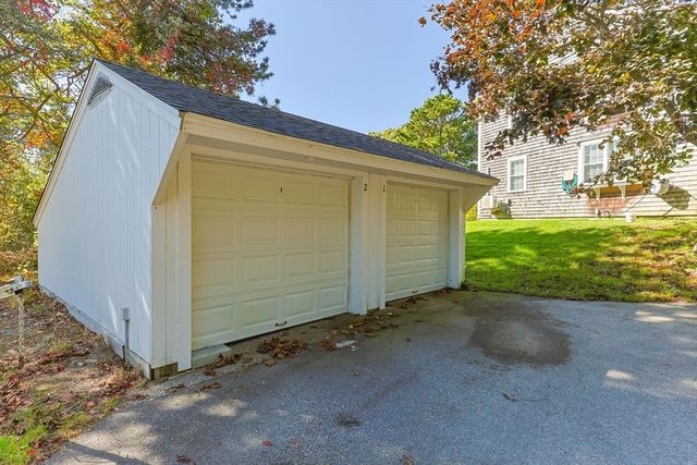 109 Misty Meadow Ln 2, Chatham, MA 02650